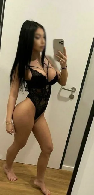 EVA LATINA ESCORT