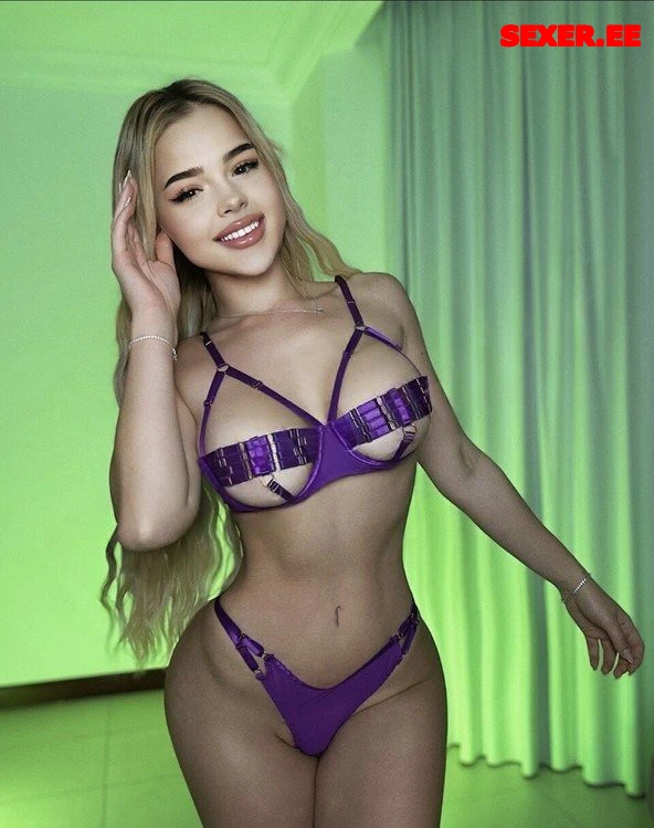 Alina Columbian Escort