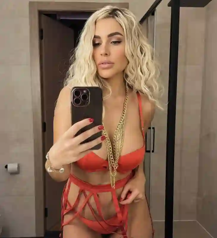 Laura: sex, massage, blowjob