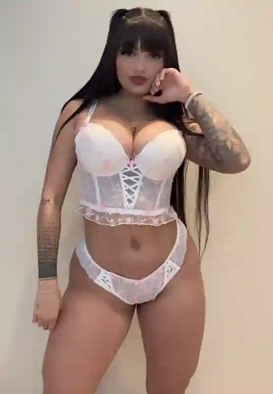 sexy escort Sofia HOT in TALLINN offering a massage and sex date, find your sex dreams with Sofia HOT