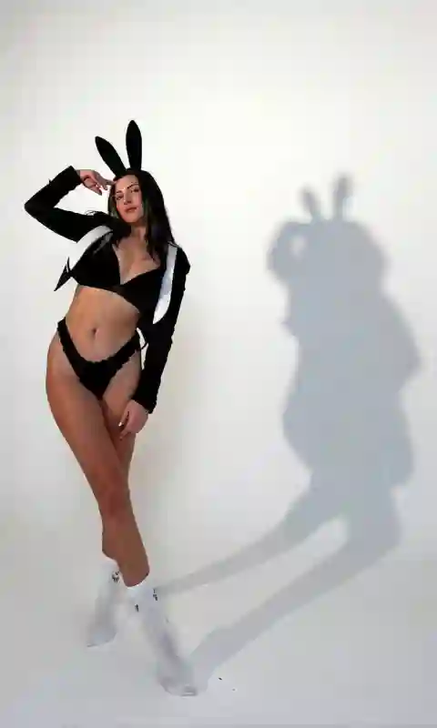 sexy escort IRA in TALLINN offering a massage and sex date, find your sex dreams with IRA