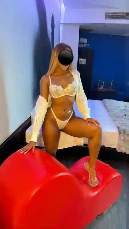 escort Natural Beauty & Refined Pre intiimteenused TALLINN tutvumiskuulutused ja sekskohtingud sinule