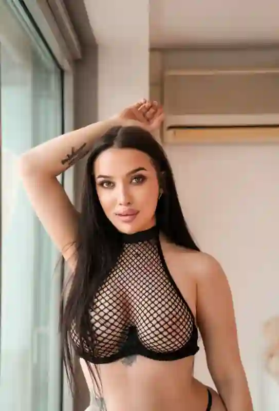 escort Julia intiimteenused TALLINN tutvumiskuulutused ja sekskohtingud sinule