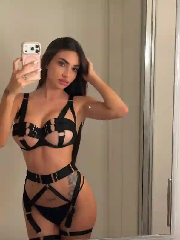 escort Veronika intiimteenused TALLINN tutvumiskuulutused ja sekskohtingud sinule