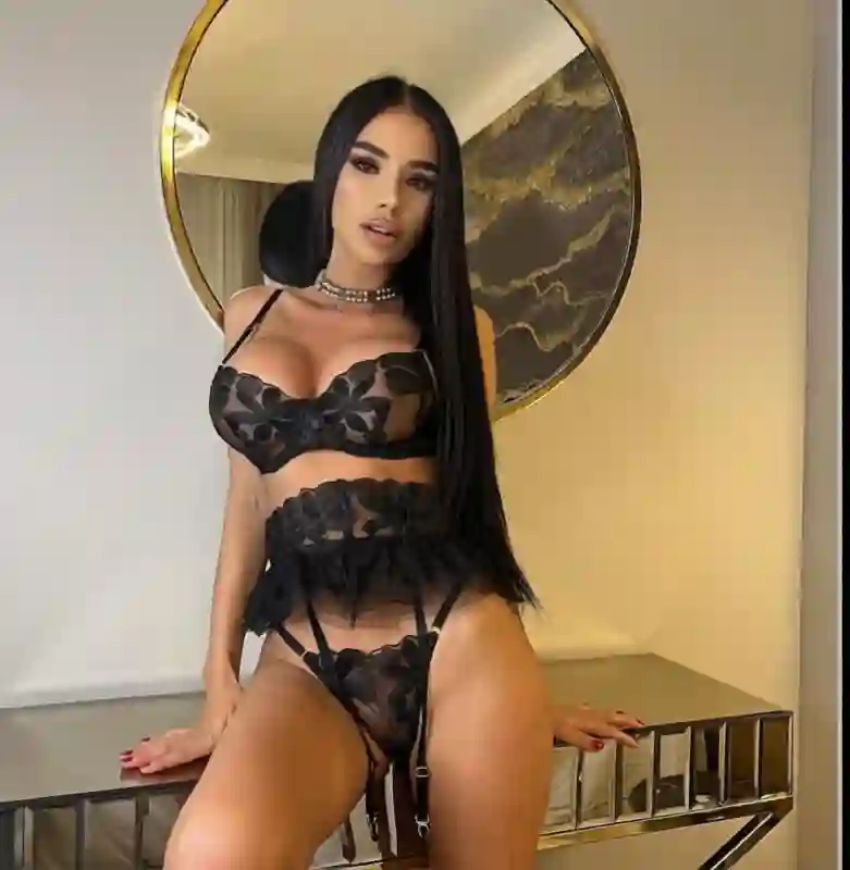escort Oxana intiimteenused TALLINN tutvumiskuulutused ja sekskohtingud sinule