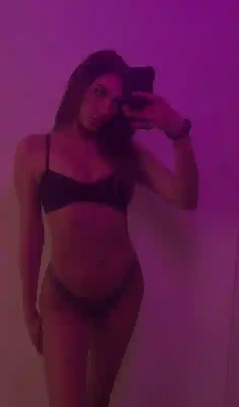 escort Elara intiimteenused TALLINN tutvumiskuulutused ja sekskohtingud sinule