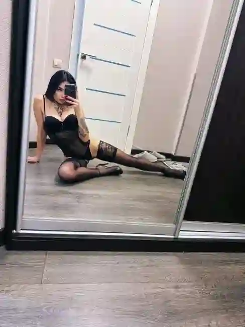 sexy escort Vera in TALLINN offering a massage and sex date, find your sex dreams with Vera