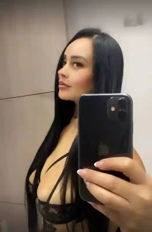 sexy escort Mari in TALLINN offering a massage and sex date, find your sex dreams with Mari