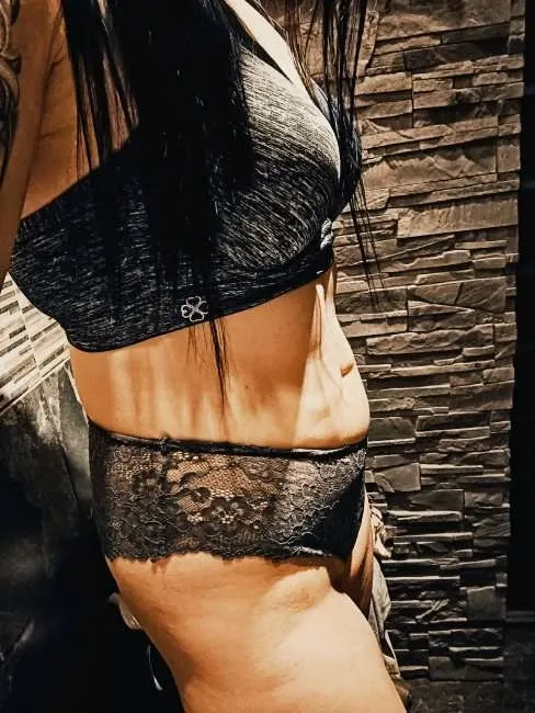 sexy escort Кристина in TALLINN offering a massage and sex date, find your sex dreams with Кристина